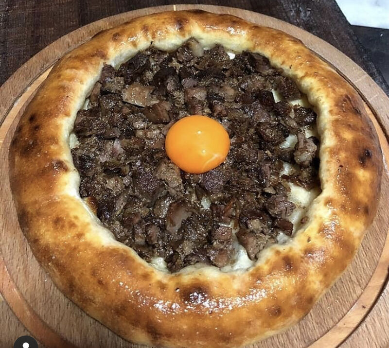 Kavurmalı Yumurtalı Pide