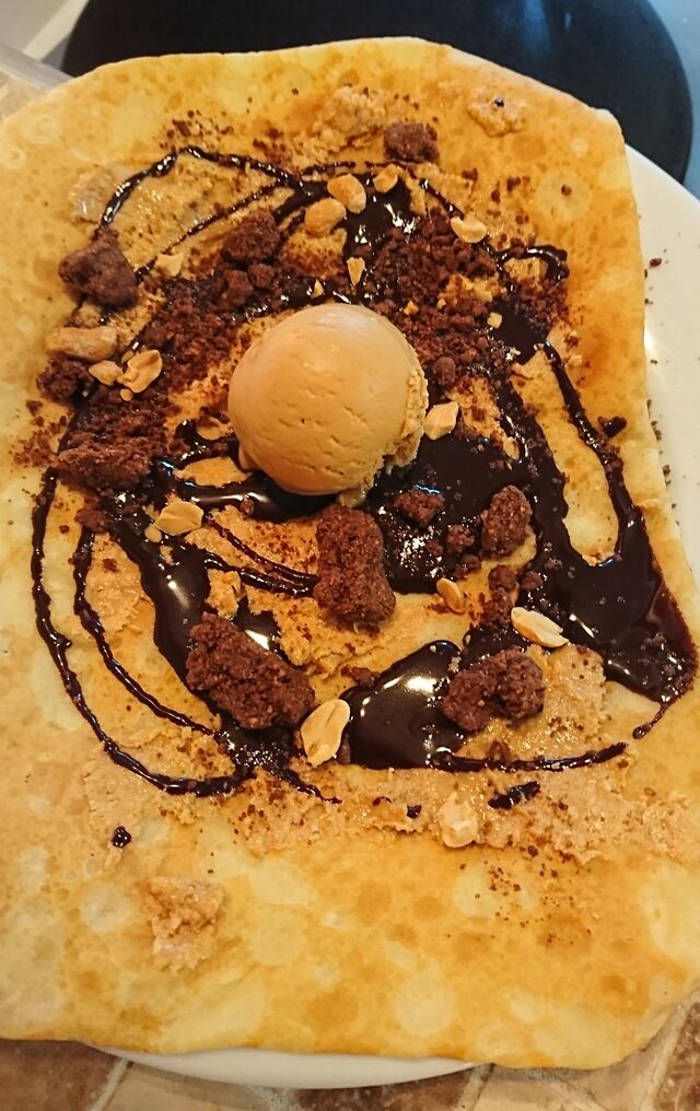 La snickers
Beurre de cacahuètes maison, chocolat, crumble, glace caramel beurre salé