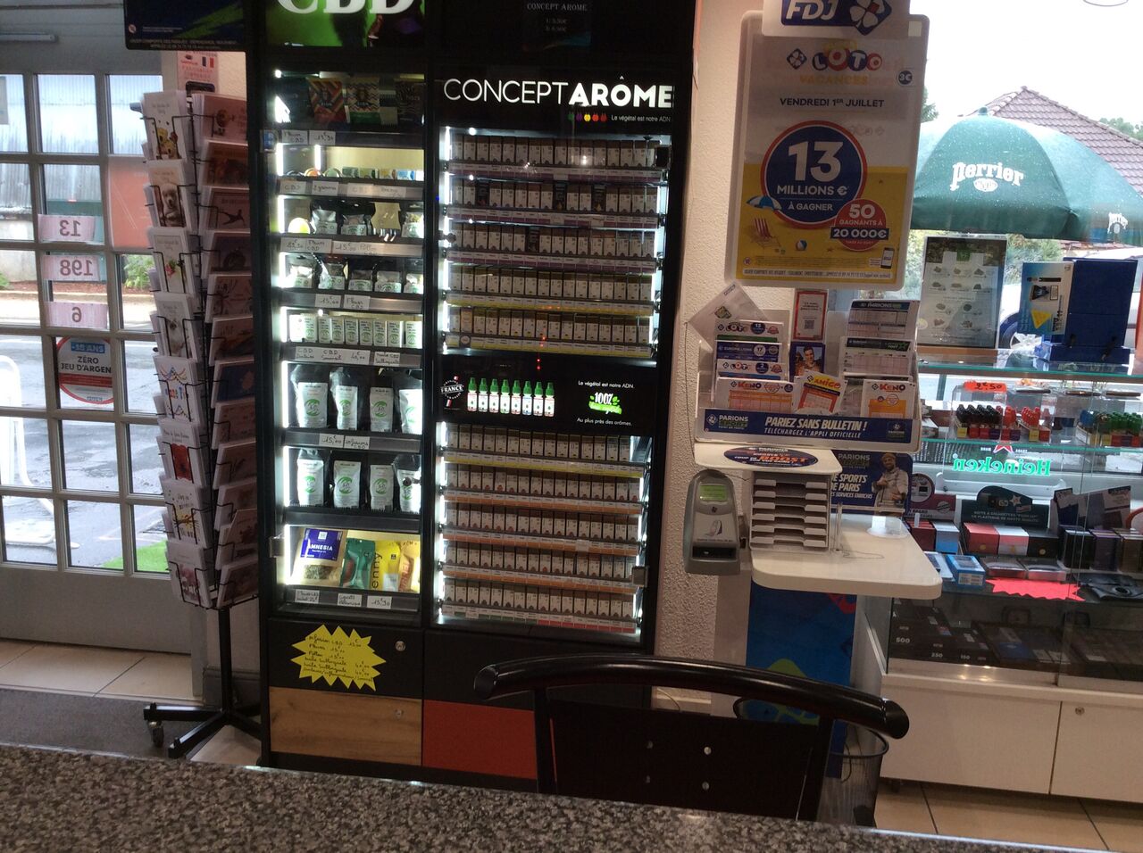 Vitrine à CBD vitrine à arôme pour cigarette électronique cartes postales cigarettes puff