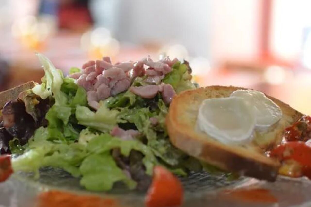 Omelettes et salades