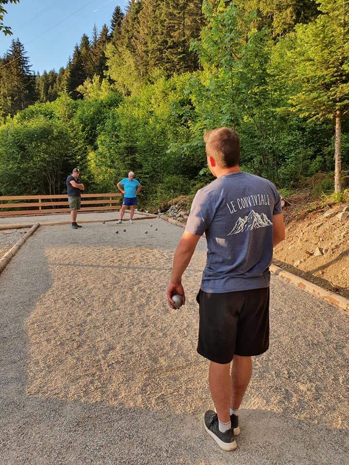 2 terrains de pétanque pour se détendre