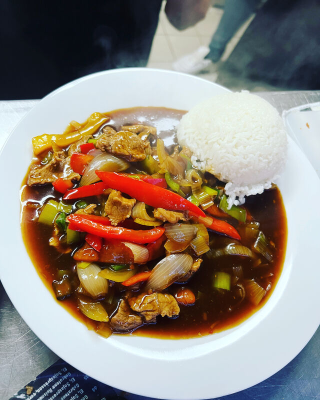 Nr,65 Hühnerbrüst,Zwiebel Lauch Und Paprika 8,90€