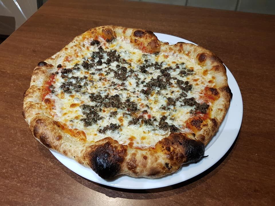 Pizza cannibale : viande hachée et cuisinée maison