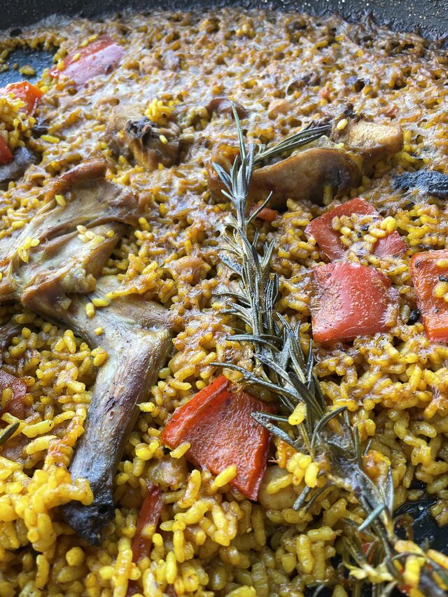 Arroz de conejo y pollo