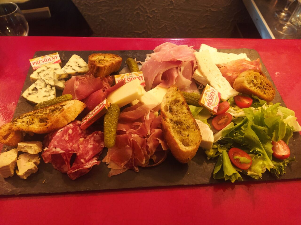 Notre planche Mixte, charcuterie et fromage à la coupe