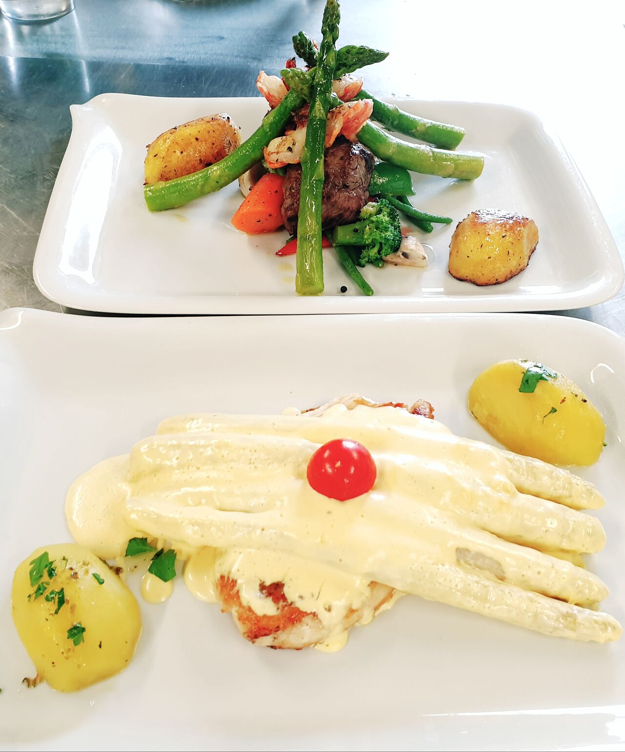 Putensteak mit Spargel & Salzkartoffeln in Hollandaise Soße 