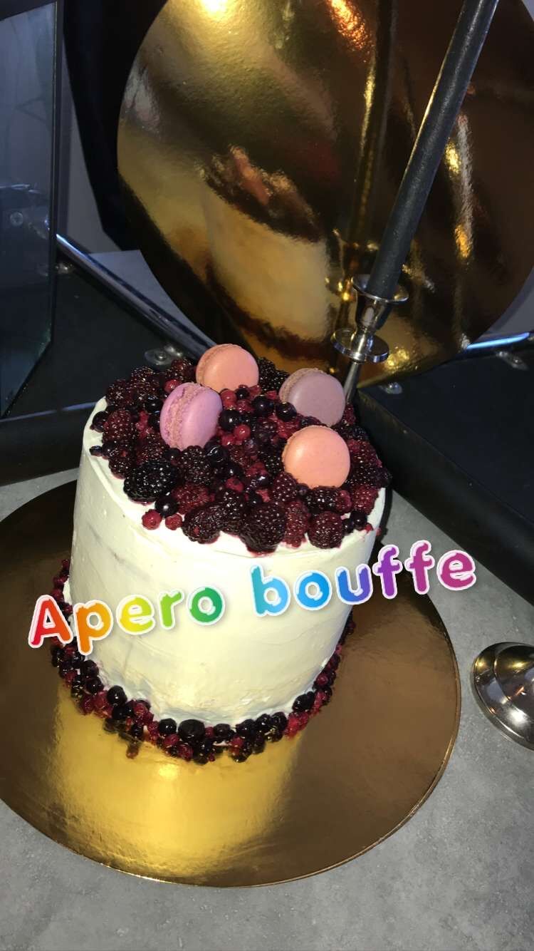 Layer Cakes, fruit rouge, macaron. Parfum vanille, fruit rouge. 