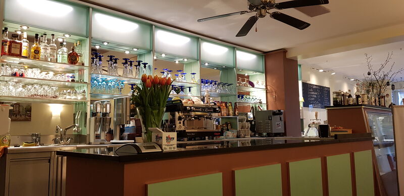  Hinterer Tresen Bereich