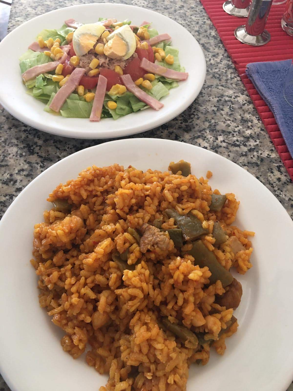 Paella de pollo