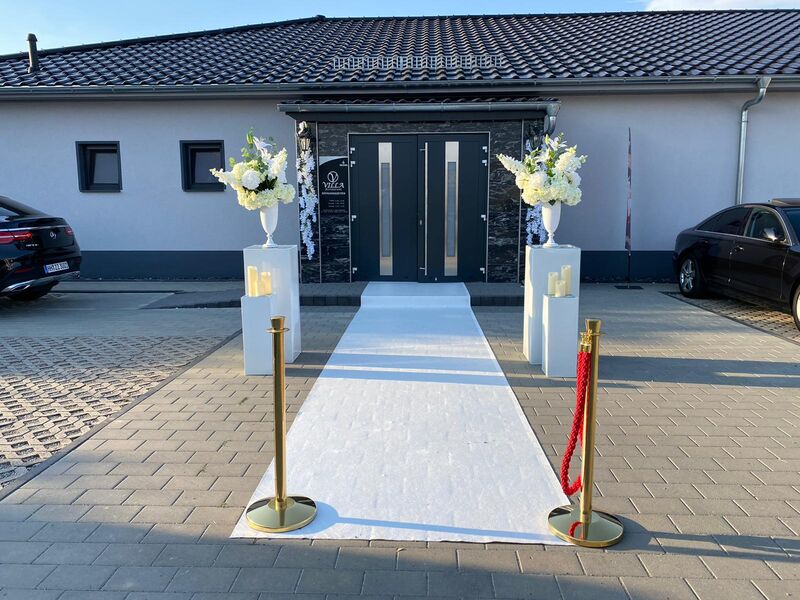 Unser Eingangsbereich hier mit Deko für eine Hochzeit