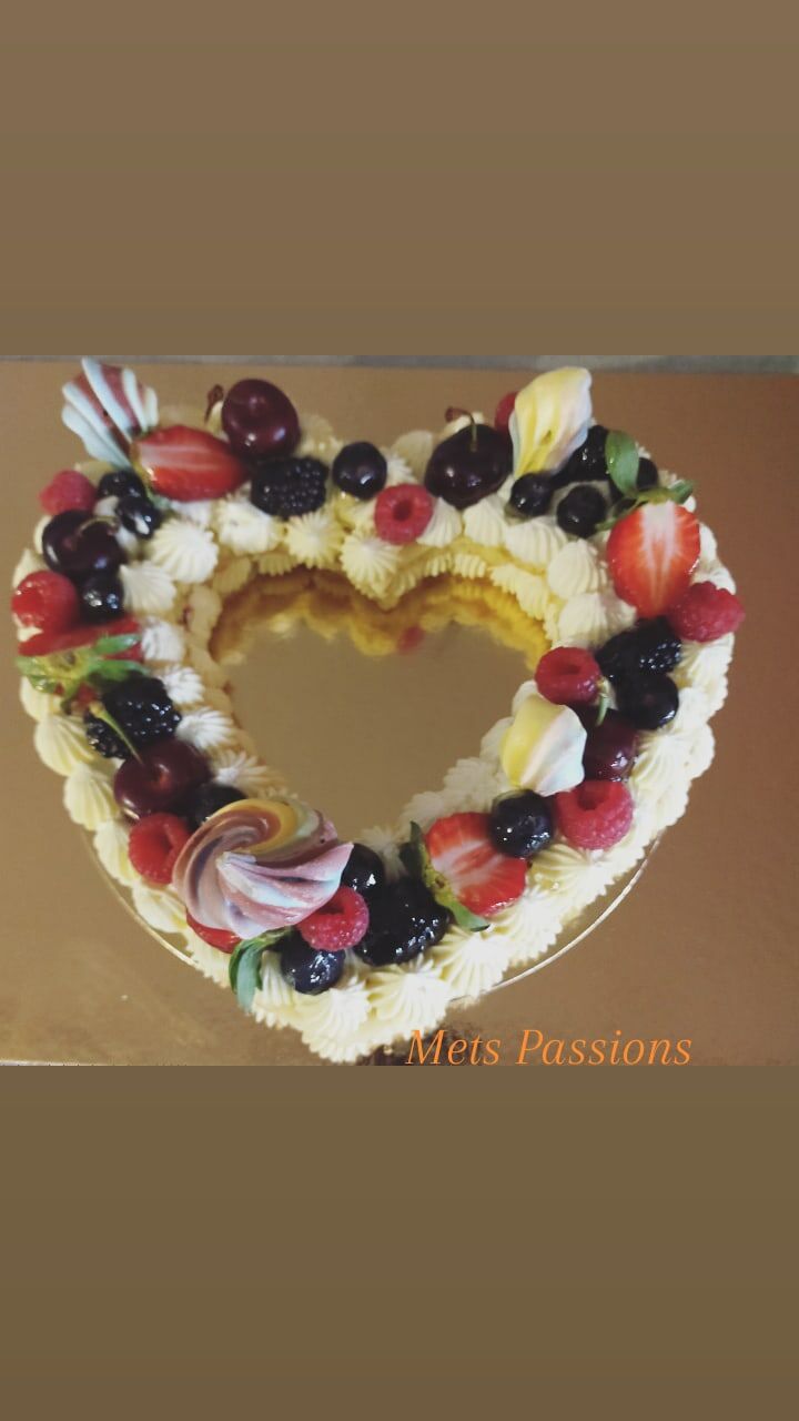 Un cœur rempli de fruits comme celui d'une mère rempli d'amour