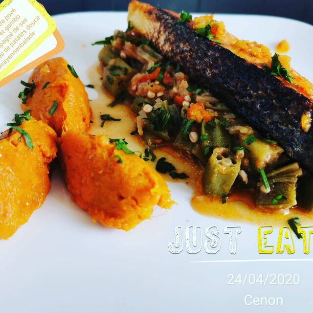 Saumon sur son lit de gambo accompagné de ses quenelles de patates douces 