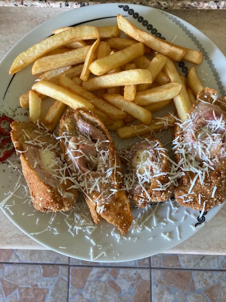 Gordin bleu cu cartofi prăjiți 