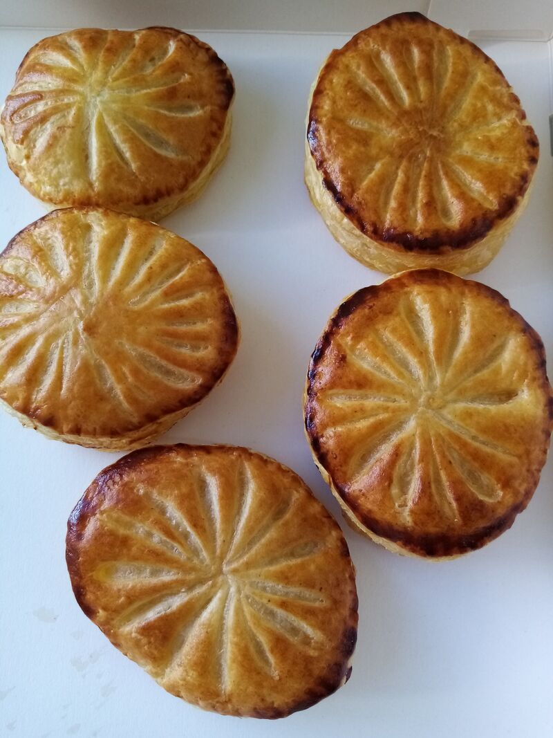 dessert plat à emporter: frangipane maison