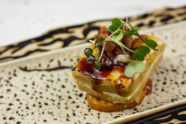 Milhoja de queso 🧀, foie y manzana 🍎