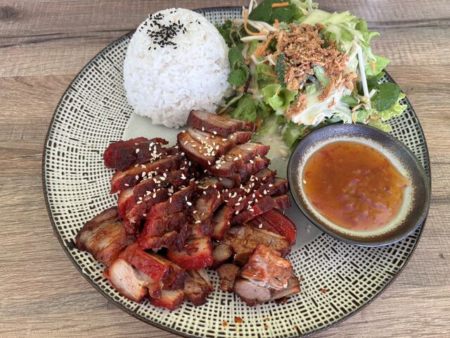 Porc laqué avec riz 