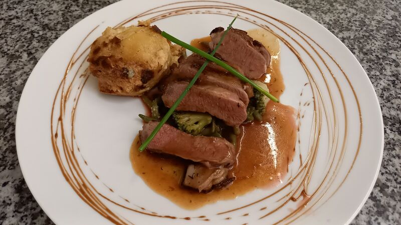 Agneau façon magret jus de thym