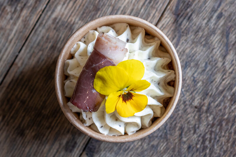 camembert, canard fumé, truffe