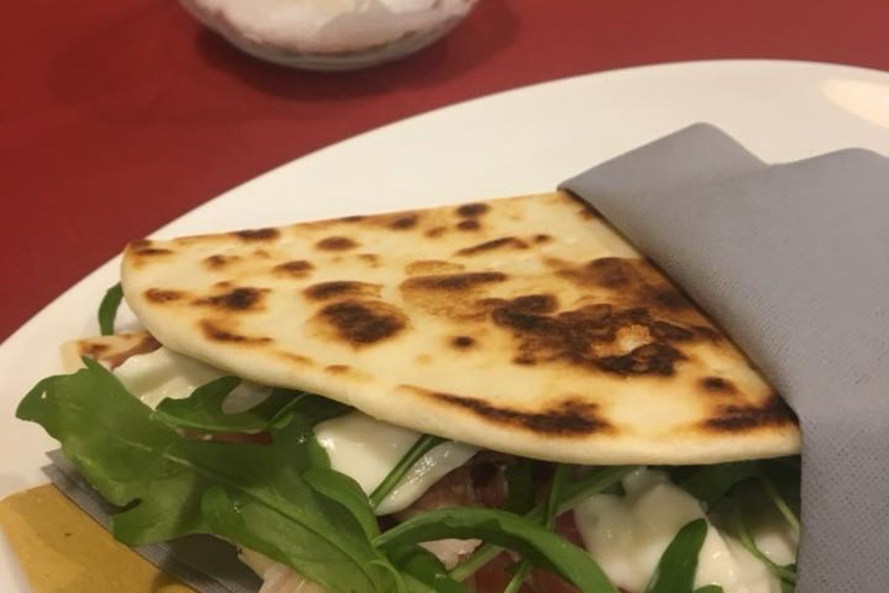 PIADINA STESA CON IL MATTARELO