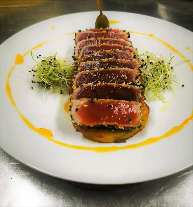 Tataki di tonno al sesamo