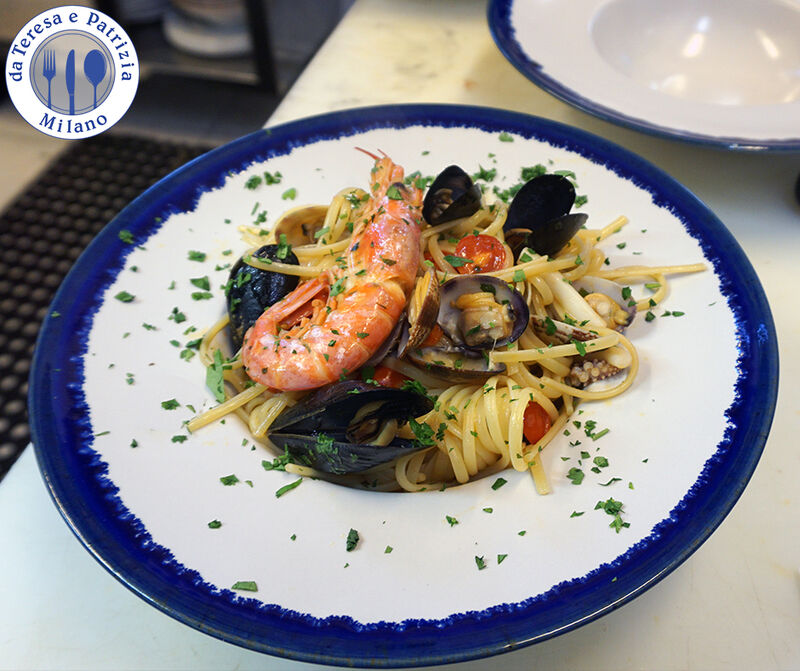 Spaghetti allo scoglio, what else?
