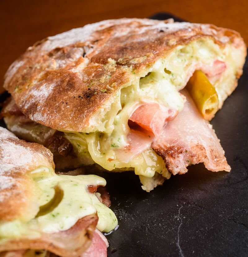 A nossa famosa tosta, a internacionalmente conhecida BACON HOT