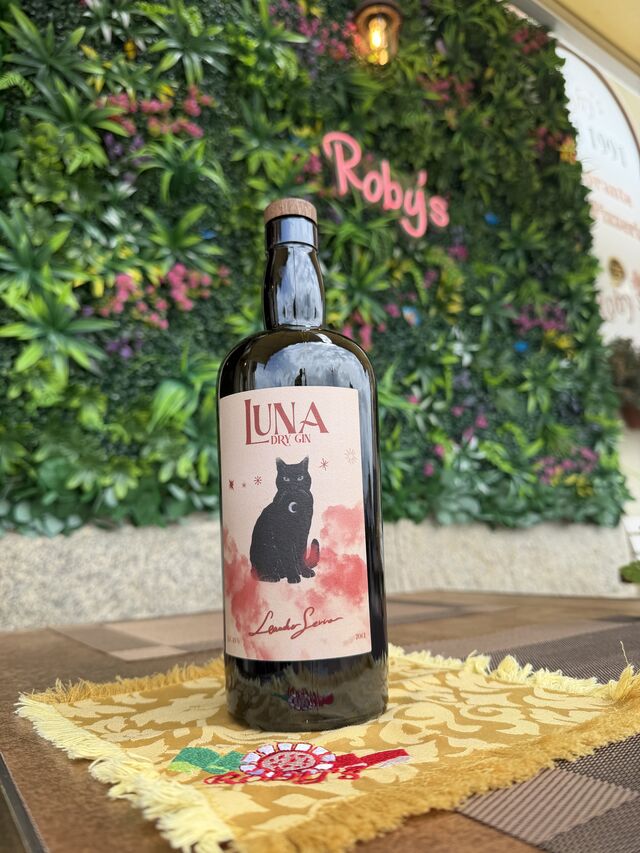 Luna dry gin