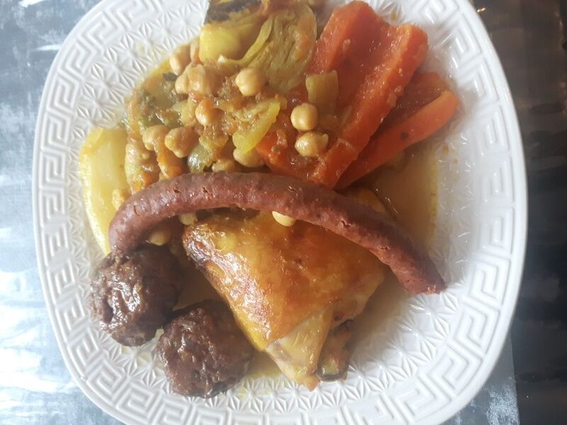 Couscous Royal semoule légumes poulet 1 merguez et 1 boulette