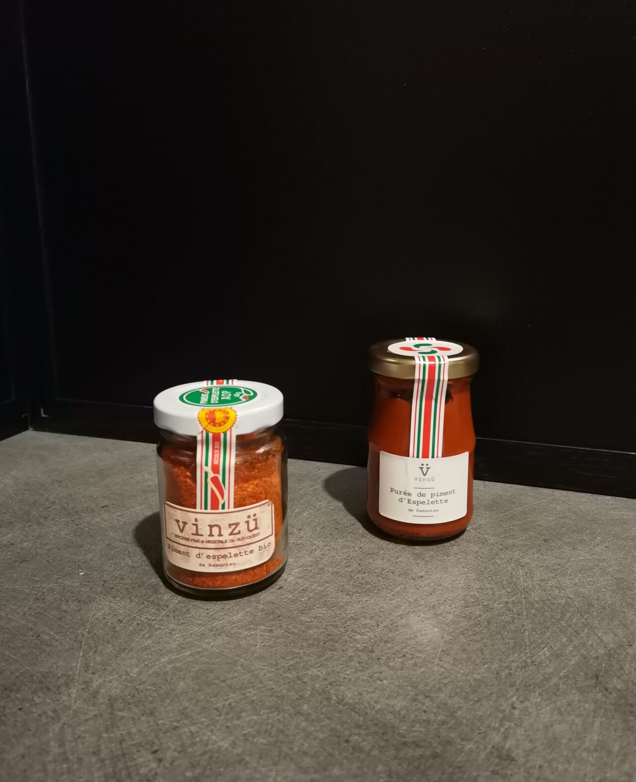 Poudre de Piment d'Espelette 40g=9.50€ / Purée de Piment d'Espelette 90g=7.50€ 