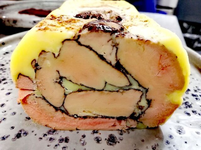 Foie gras de canard, chocolat crunchy et Sichuan 