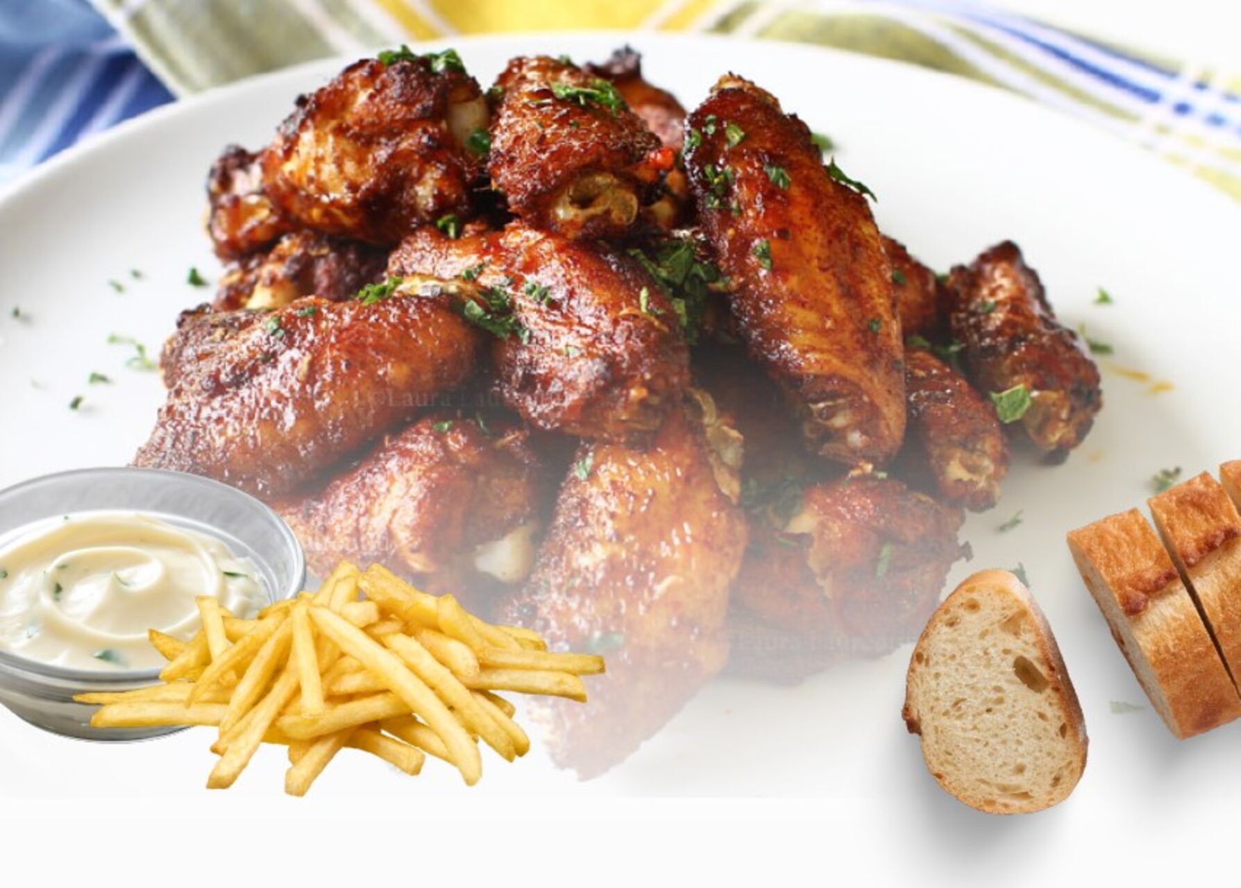 Contactează-ne și rezervă-ți locul la masă!