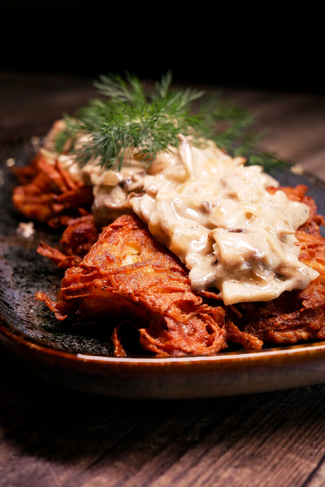 Packi ziemniaczane z sosem pieczarkowym