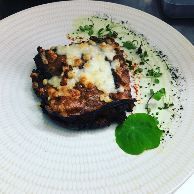 Nuestra Musaka (nuestros menús semanales varían según el chef )