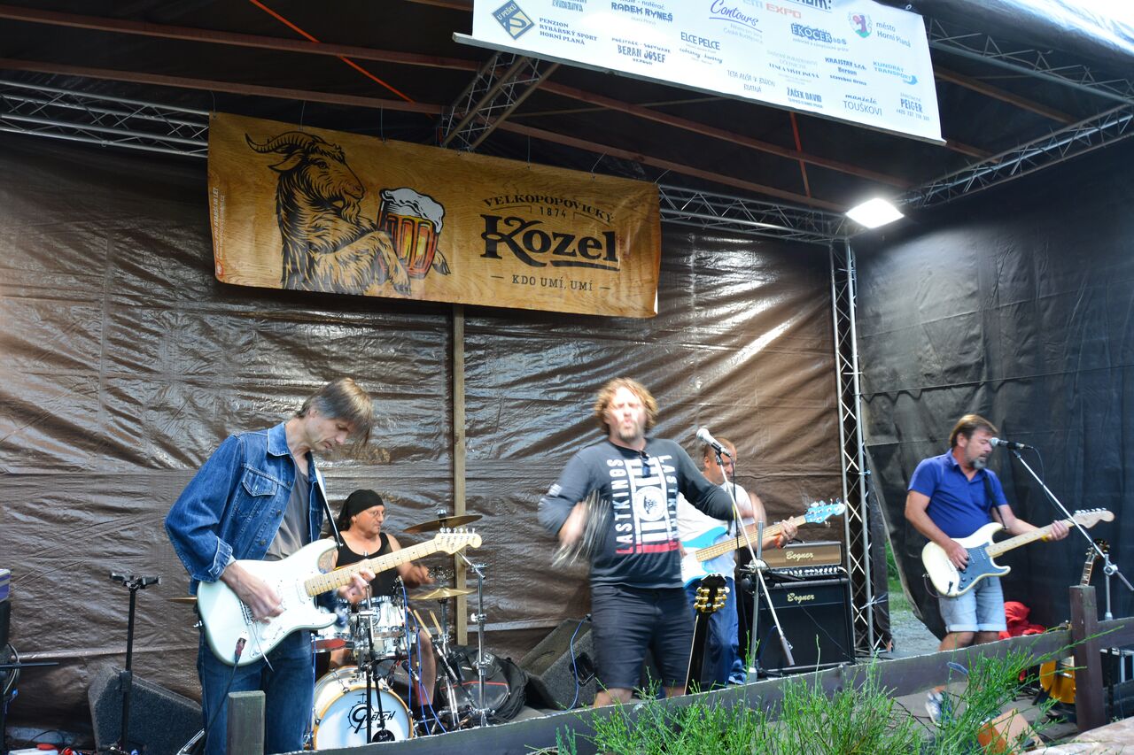 IV.ROCK FEST - KOLOBAND
https://youtu.be/6gbxRPKEekY