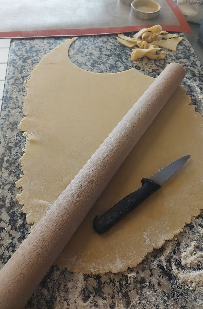 Préparation des tartes au citron romarin