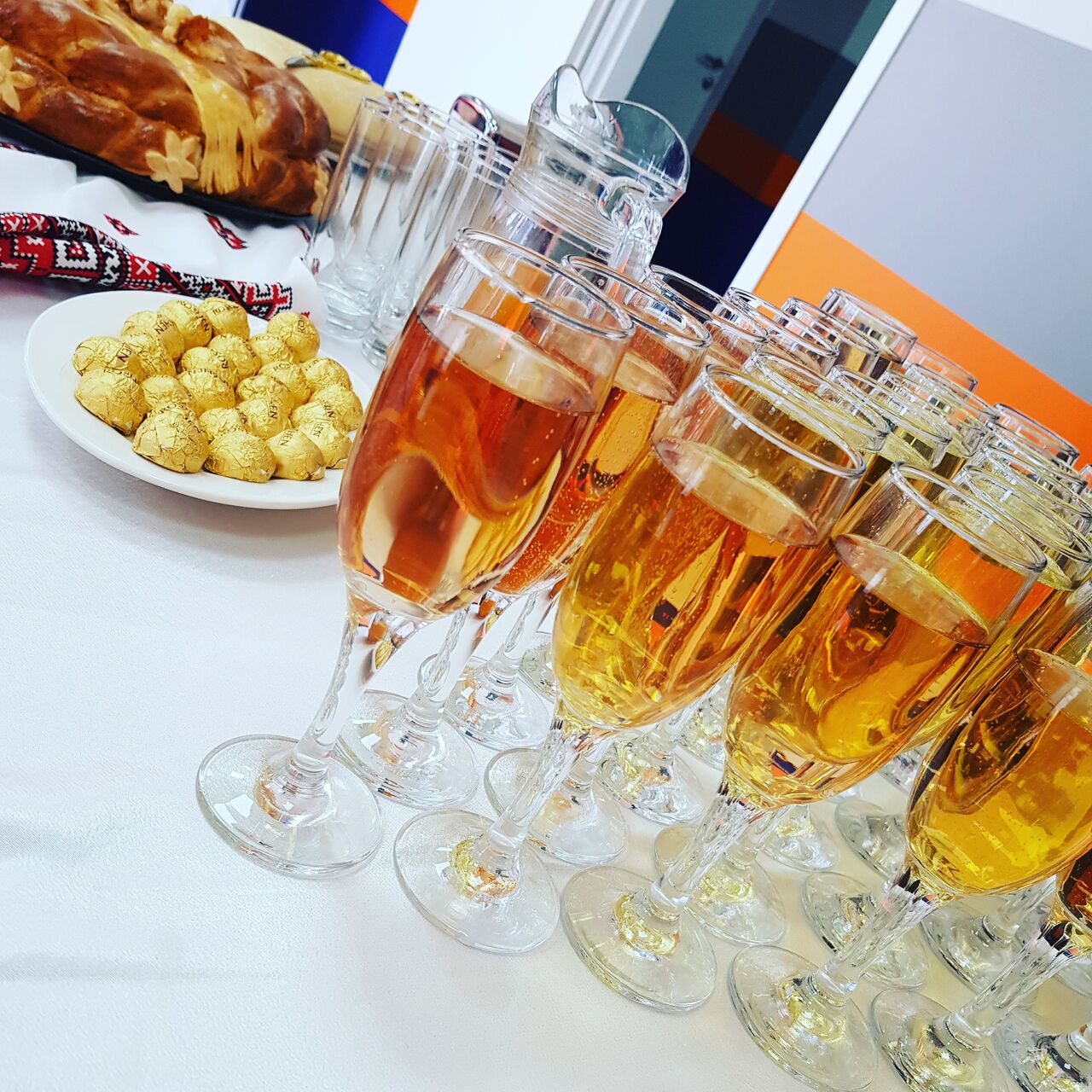 Для нас, службы кейтеринга- каждый наш выезд, каждое ваше мероприятие, каждый праздник НЕПОВТОРИМ!! 