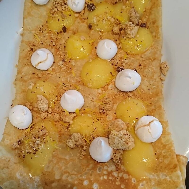 Comme une tarte au citron
Crème citron, meringues, crumble, zests de citron