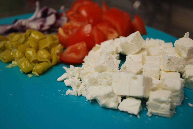 Vorbereitung für Gyros nach Art des Hauses