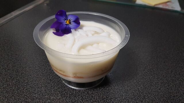 Coco Nat cup/ 3€
crème à l'eau de coco verte et lait de coco à déguster avec son biscuit frais.