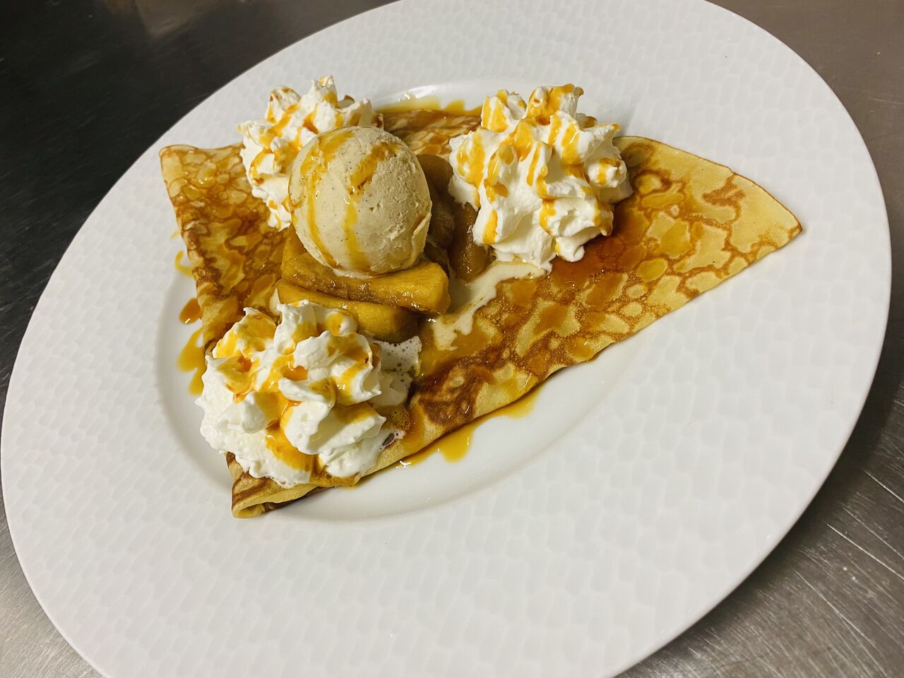 Crêpe Rouennaise et ses pommes rôties au caramel beurre salé !