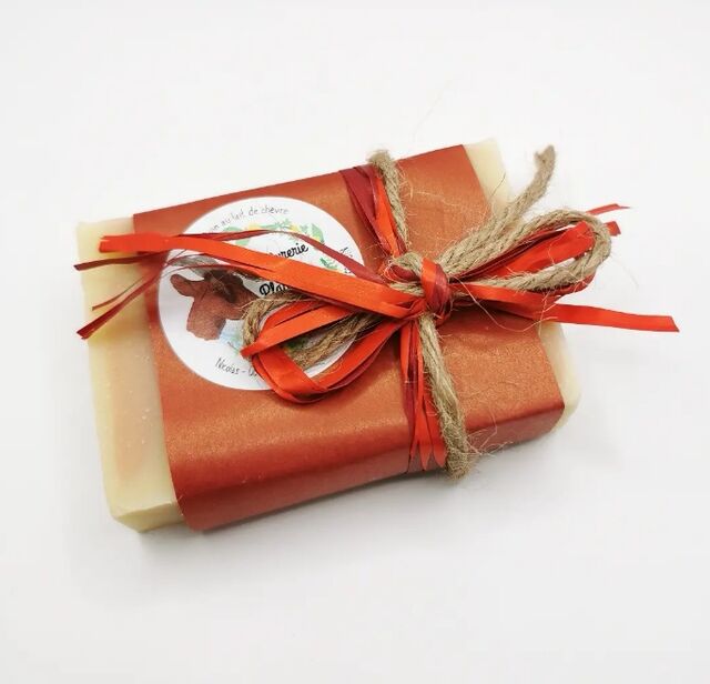 Savon anti-oxydant : huile de tournesol parfum framboise noire