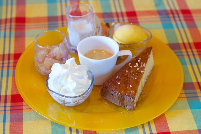 DESSERT : Café Gourmand (Assortiments de desserts du jour)