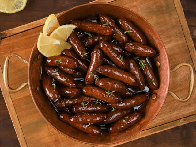 SOUJOUK (saucisses libanais au viande de bœuf hacher légèrement pimenté, flambé au citron et mélasse de grenade)