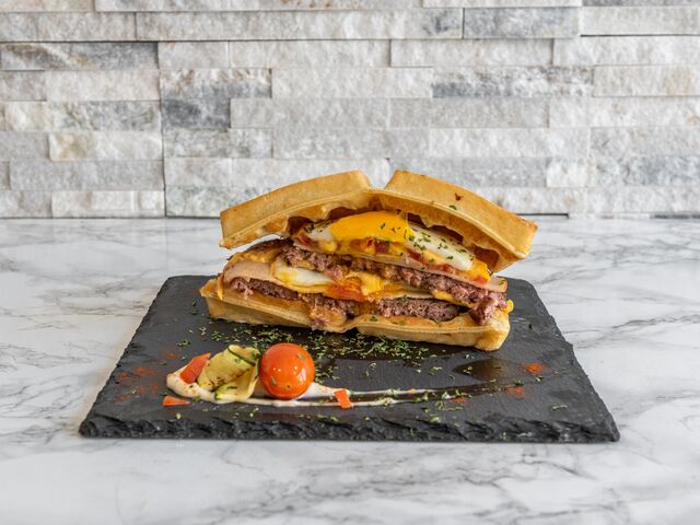 Menu Waffle eat burger BBQ