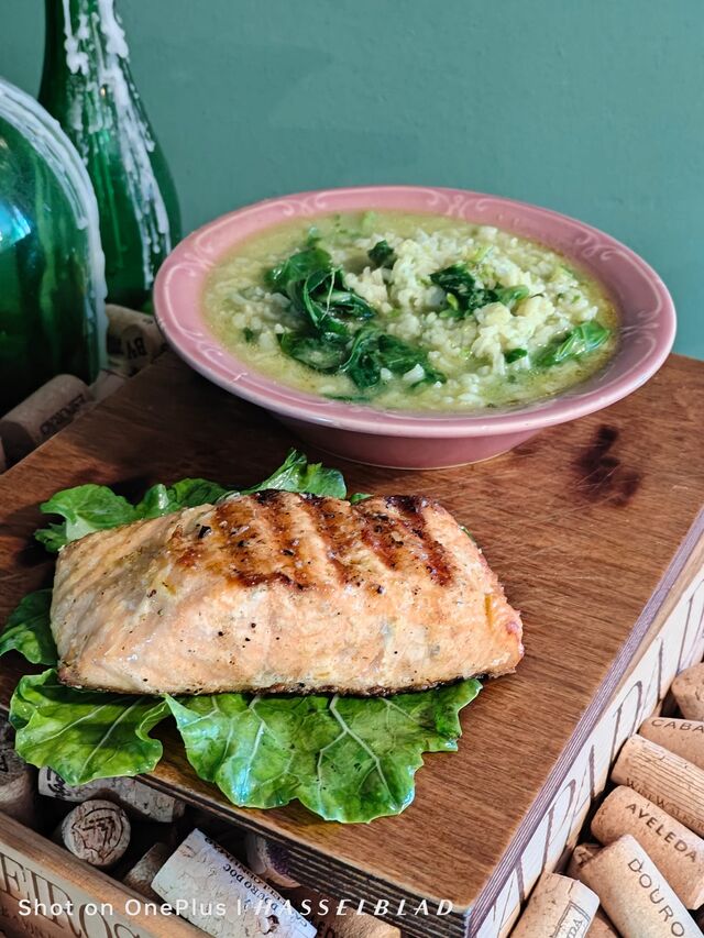 Salmão Grelhado c/ Arroz de Grelos