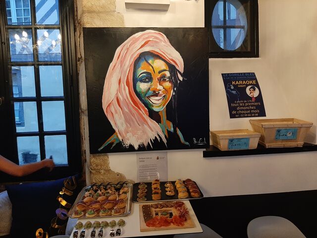 Le Gorille expose différents Artistes tout au long de l'année.