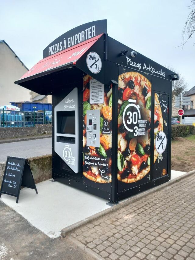 Notre kiosque à pizza reste disponible Sur le parking de la Halle Cœurs de Combrailles à Saint Gervais d Auvergne.