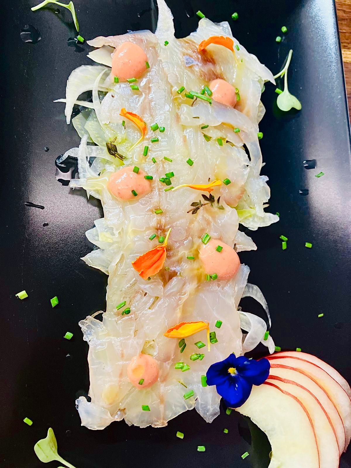 Sea Bass Sushimi with nectarine and fennel 