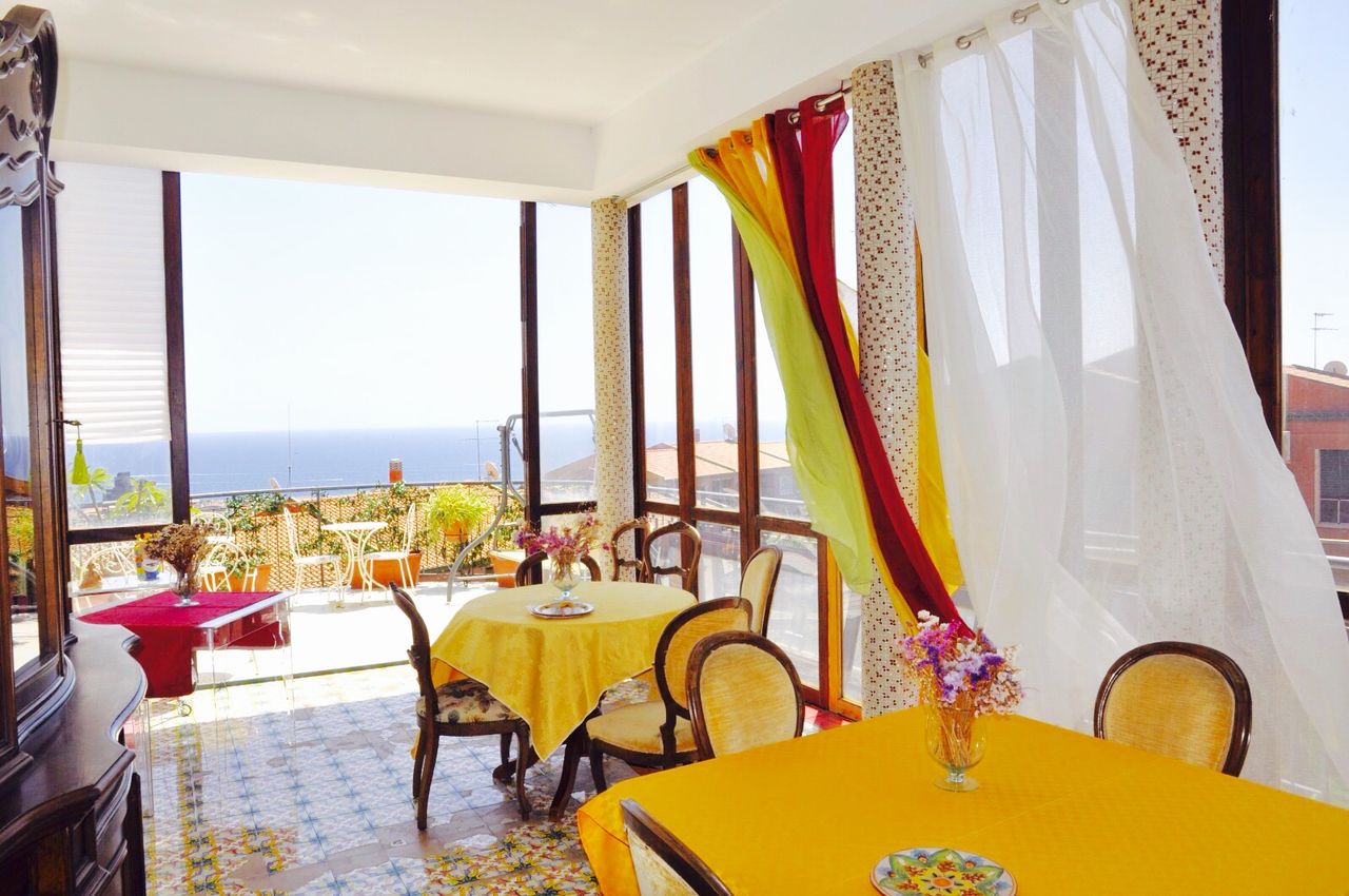 La bellissima sala da colazione