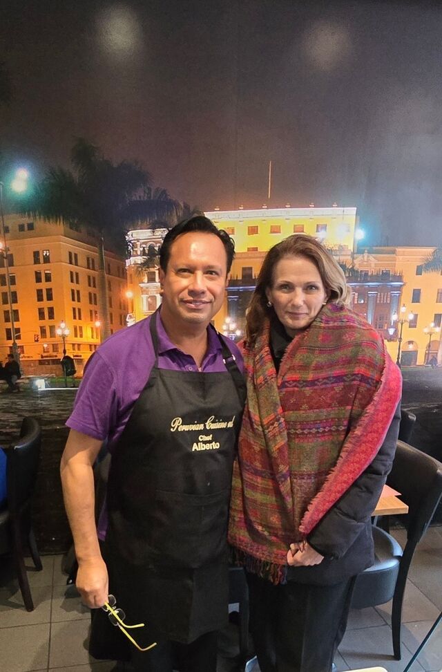 Nuestra Embajadora Del Peru en Los Países Bajos Sra. Franca Deza. Gracias por su visita.